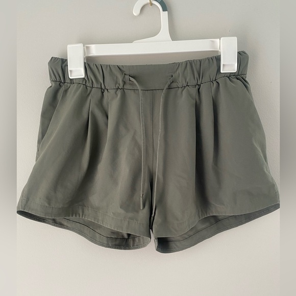 LULULEMON Stroll at Sundown Shorts - Picture 2 of 6